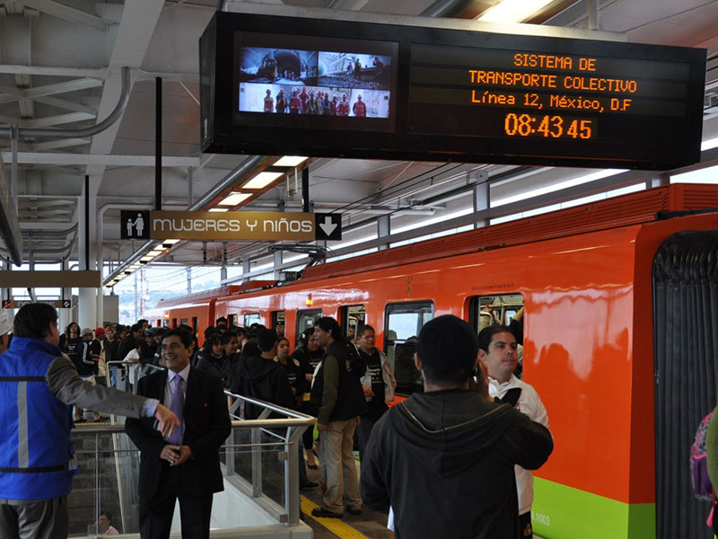 More passenger information displays for Mexico City